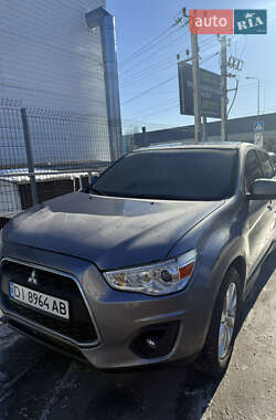 Внедорожник / Кроссовер Mitsubishi Outlander Sport 2013 в Киеве