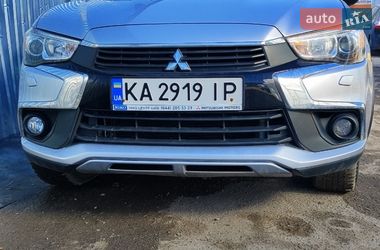 Внедорожник / Кроссовер Mitsubishi Outlander Sport 2016 в Киеве