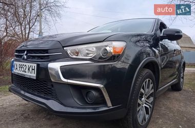 Позашляховик / Кросовер Mitsubishi Outlander Sport 2018 в Києві