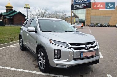 Позашляховик / Кросовер Mitsubishi Outlander Sport 2021 в Києві
