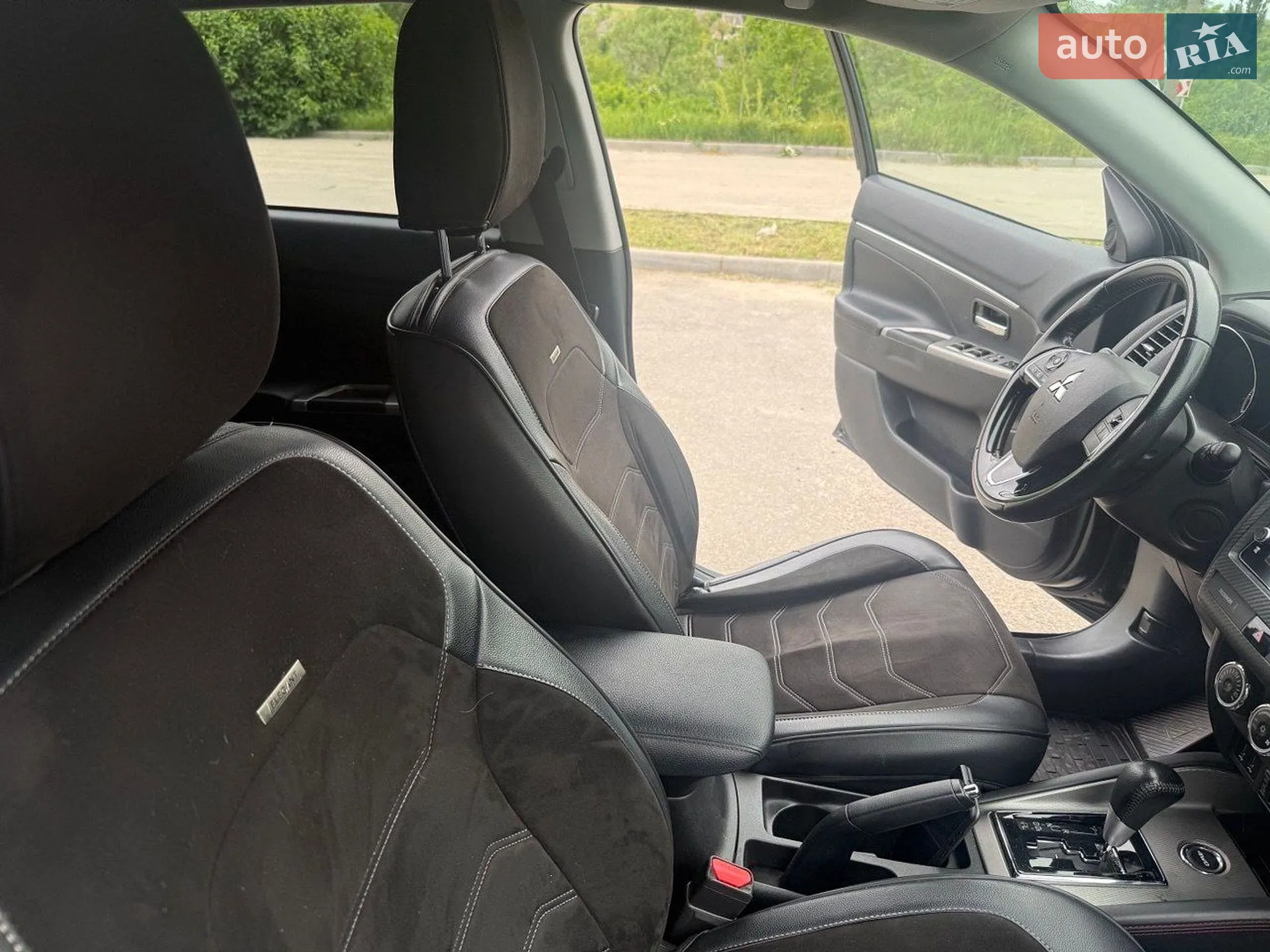 2017 Mitsubishi Outlander - мініатюра 13