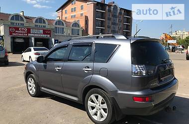 Внедорожник / Кроссовер Mitsubishi Outlander XL 2012 в Харькове