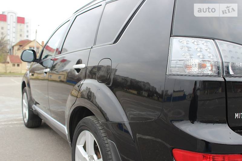 Внедорожник / Кроссовер Mitsubishi Outlander XL 2008 в Харькове