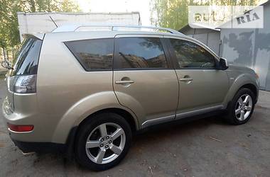 Внедорожник / Кроссовер Mitsubishi Outlander XL 2008 в Киеве