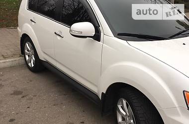 Внедорожник / Кроссовер Mitsubishi Outlander XL 2012 в Полтаве