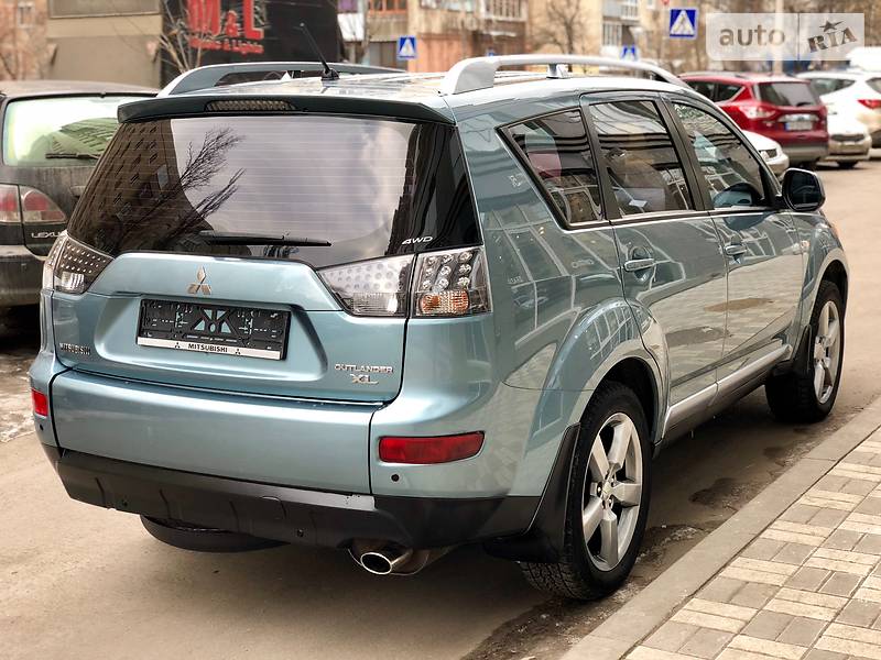 Внедорожник / Кроссовер Mitsubishi Outlander XL 2008 в Киеве