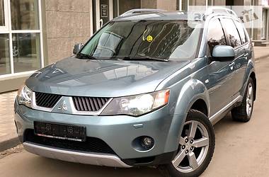 Позашляховик / Кросовер Mitsubishi Outlander XL 2008 в 