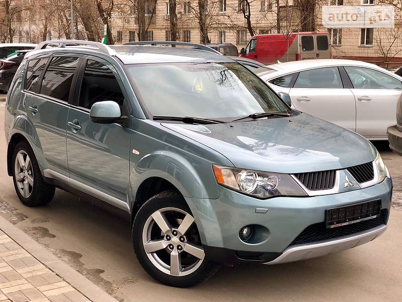 Внедорожник / Кроссовер Mitsubishi Outlander XL 2008 в Киеве