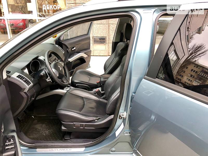 Внедорожник / Кроссовер Mitsubishi Outlander XL 2008 в Киеве