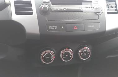 Внедорожник / Кроссовер Mitsubishi Outlander XL 2012 в Днепре