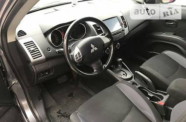 Позашляховик / Кросовер Mitsubishi Outlander XL 2010 в Києві