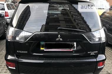 Позашляховик / Кросовер Mitsubishi Outlander XL 2010 в 