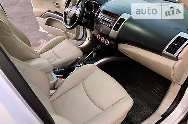 Позашляховик / Кросовер Mitsubishi Outlander XL 2008 в 