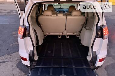 Позашляховик / Кросовер Mitsubishi Outlander XL 2008 в 