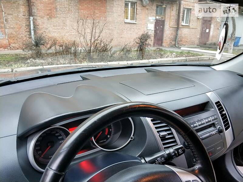 Позашляховик / Кросовер Mitsubishi Outlander XL 2008 в Вінниці фото 8 Позашляховик / Кросовер Mitsubishi Outlander XL 2008 в Вінниці