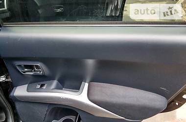 Позашляховик / Кросовер Mitsubishi Outlander XL 2008 в 