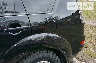 Позашляховик / Кросовер Mitsubishi Outlander XL 2008 в 
