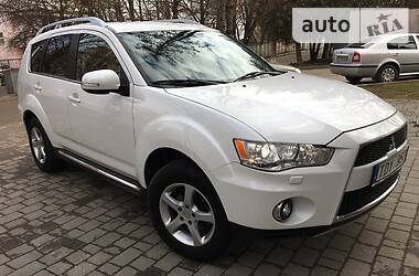Позашляховик / Кросовер Mitsubishi Outlander XL 2010 в 