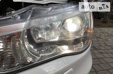 Позашляховик / Кросовер Mitsubishi Outlander XL 2010 в 