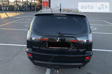 Внедорожник / Кроссовер Mitsubishi Outlander XL 2011 в Херсоне