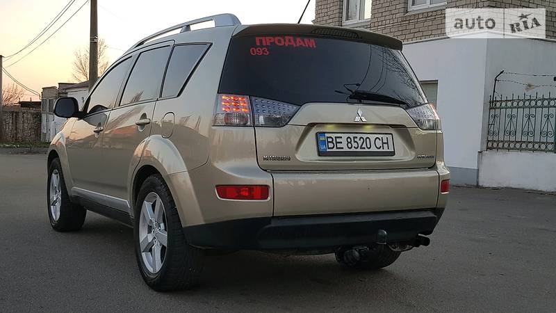 Позашляховик / Кросовер Mitsubishi Outlander XL 2007 в Миколаєві