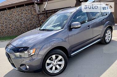 Позашляховик / Кросовер Mitsubishi Outlander XL 2010 в 