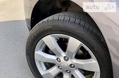 Позашляховик / Кросовер Mitsubishi Outlander XL 2010 в 
