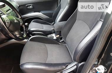 Внедорожник / Кроссовер Mitsubishi Outlander XL 2010 в 