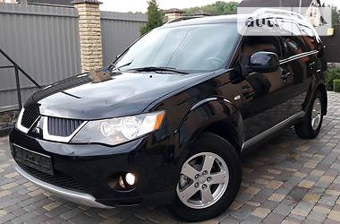 Позашляховик / Кросовер Mitsubishi Outlander XL 2009 в 