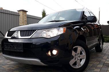 Позашляховик / Кросовер Mitsubishi Outlander XL 2009 в 