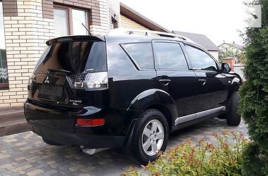 Позашляховик / Кросовер Mitsubishi Outlander XL 2009 в 
