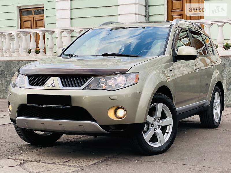 Позашляховик / Кросовер Mitsubishi Outlander XL 2008 в Кам'янському