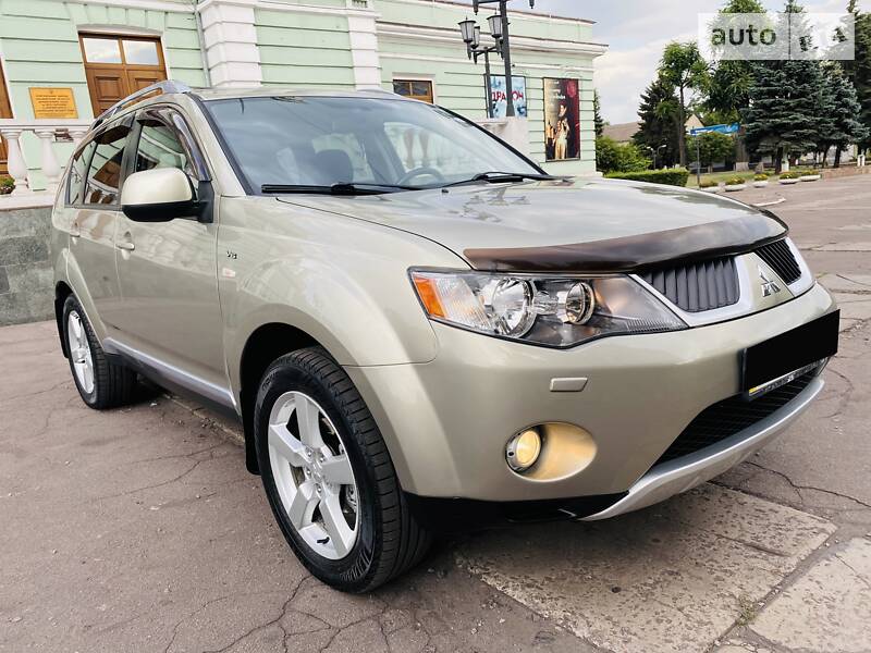 Позашляховик / Кросовер Mitsubishi Outlander XL 2008 в Кам'янському