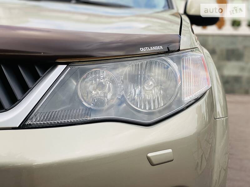 Позашляховик / Кросовер Mitsubishi Outlander XL 2008 в Кам'янському