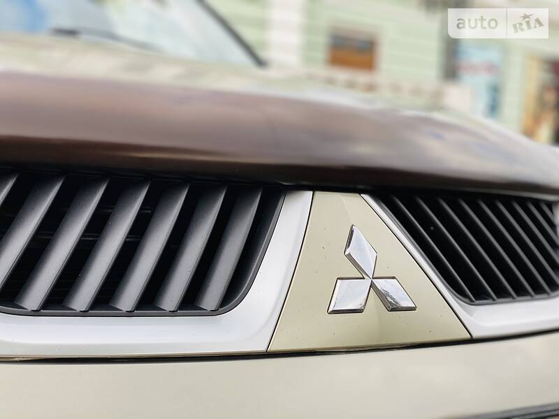 Позашляховик / Кросовер Mitsubishi Outlander XL 2008 в Кам'янському