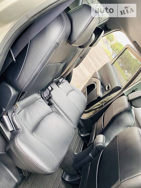 Позашляховик / Кросовер Mitsubishi Outlander XL 2008 в Кам'янському