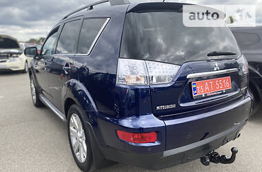 Внедорожник / Кроссовер Mitsubishi Outlander XL 2010 в Ровно