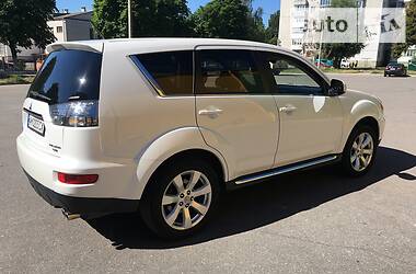 Позашляховик / Кросовер Mitsubishi Outlander XL 2010 в Житомирі