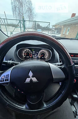 Внедорожник / Кроссовер Mitsubishi Outlander XL 2010 в Барановке