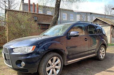 Внедорожник / Кроссовер Mitsubishi Outlander XL 2010 в Полтаве