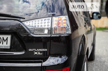 Внедорожник / Кроссовер Mitsubishi Outlander XL 2007 в 