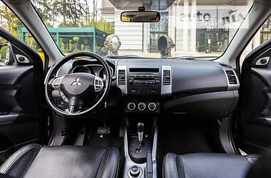 Внедорожник / Кроссовер Mitsubishi Outlander XL 2007 в 