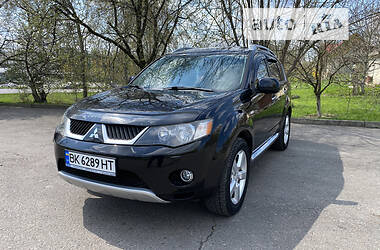 Позашляховик / Кросовер Mitsubishi Outlander XL 2009 в Рівному