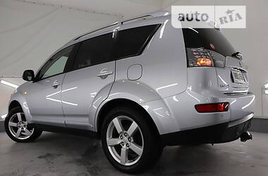 Внедорожник / Кроссовер Mitsubishi Outlander XL 2009 в Трускавце