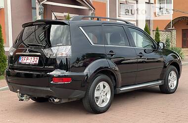 Внедорожник / Кроссовер Mitsubishi Outlander XL 2012 в 