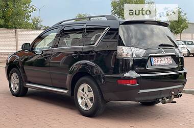 Внедорожник / Кроссовер Mitsubishi Outlander XL 2012 в 