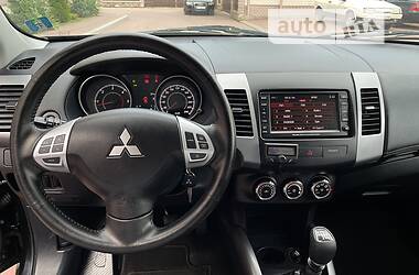 Внедорожник / Кроссовер Mitsubishi Outlander XL 2012 в 