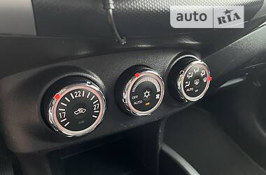 Внедорожник / Кроссовер Mitsubishi Outlander XL 2012 в 