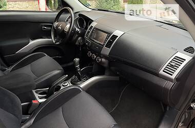 Внедорожник / Кроссовер Mitsubishi Outlander XL 2012 в 