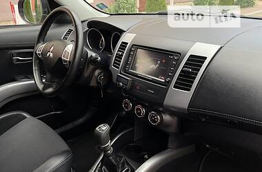 Внедорожник / Кроссовер Mitsubishi Outlander XL 2012 в 